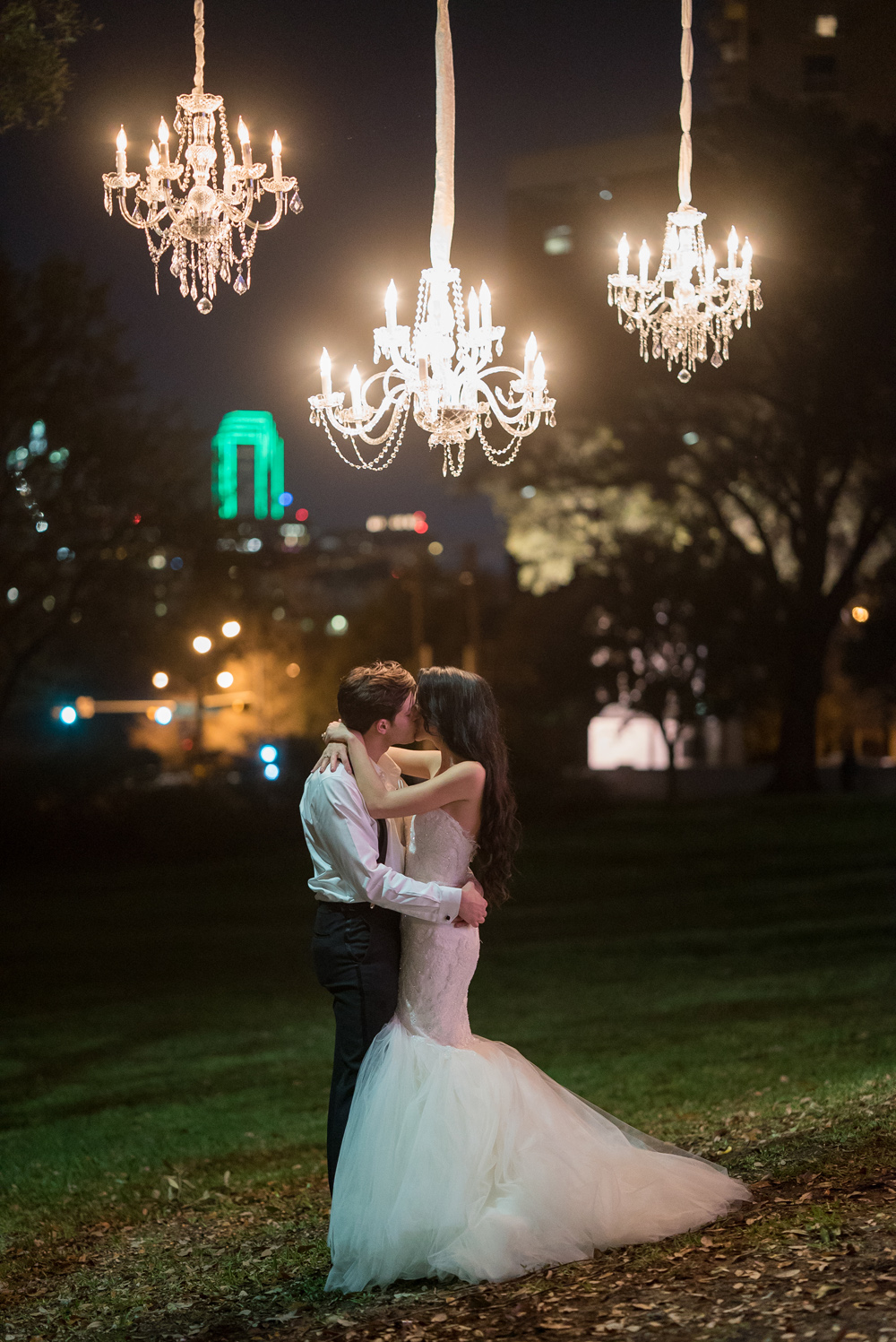 6 Ways to Use Chandeliers in Your Wedding Décor